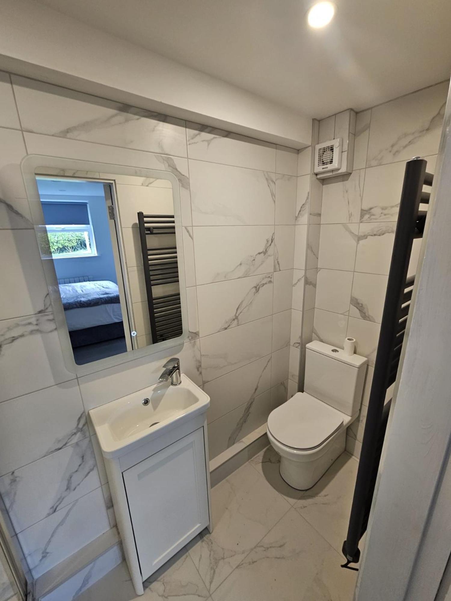 Bed and Breakfast Number33 Голуэй Экстерьер фото